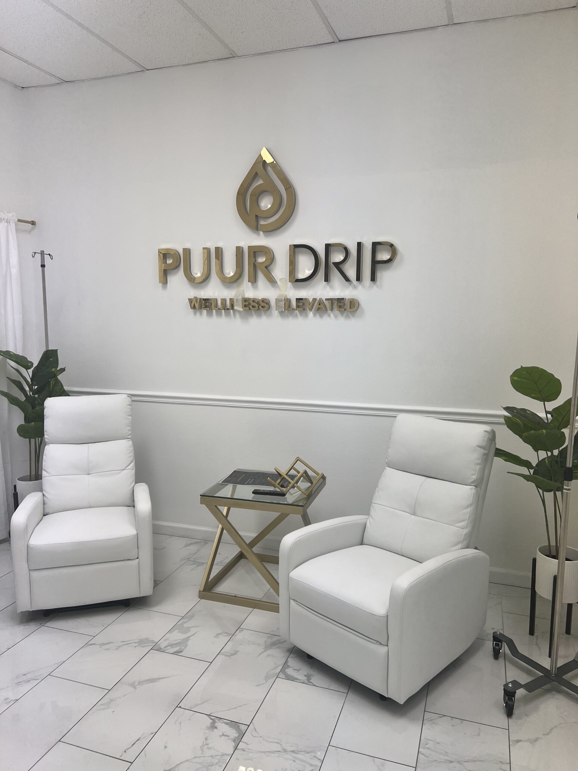 The original PUUR IV therapy room in a shared space during the early days